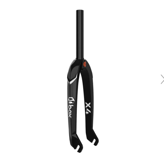 BOX ONE X4 PRO CARBON 1 1/8” ALLOY STEERER FORK